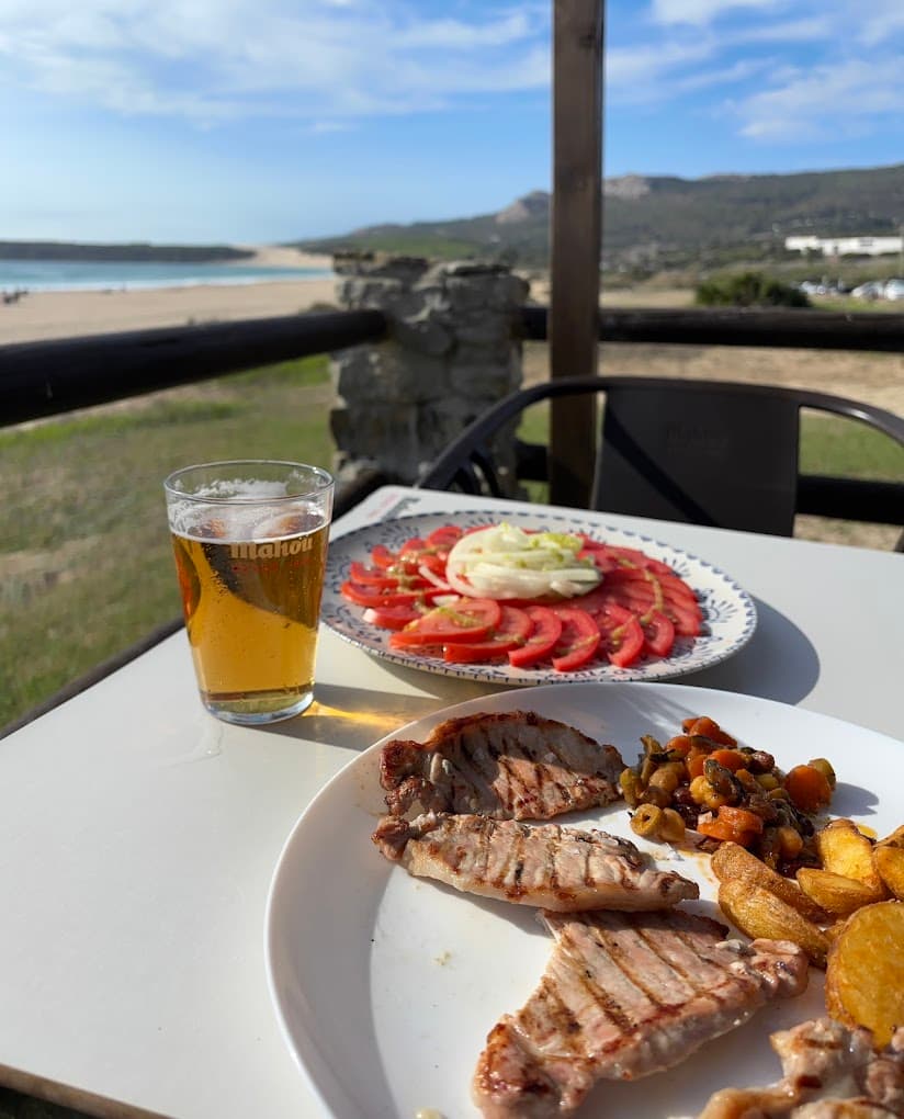 Detalle del servicio y la sala en Los Troncos